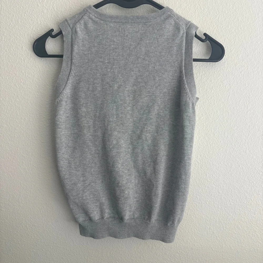 Amazon Essentials Gray V-Neck Sweater Vest Size Medium 8 100% Cotton
